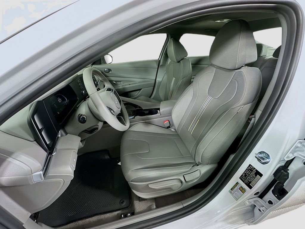 New 2026 Hyundai Elantra SEL Sport image 15