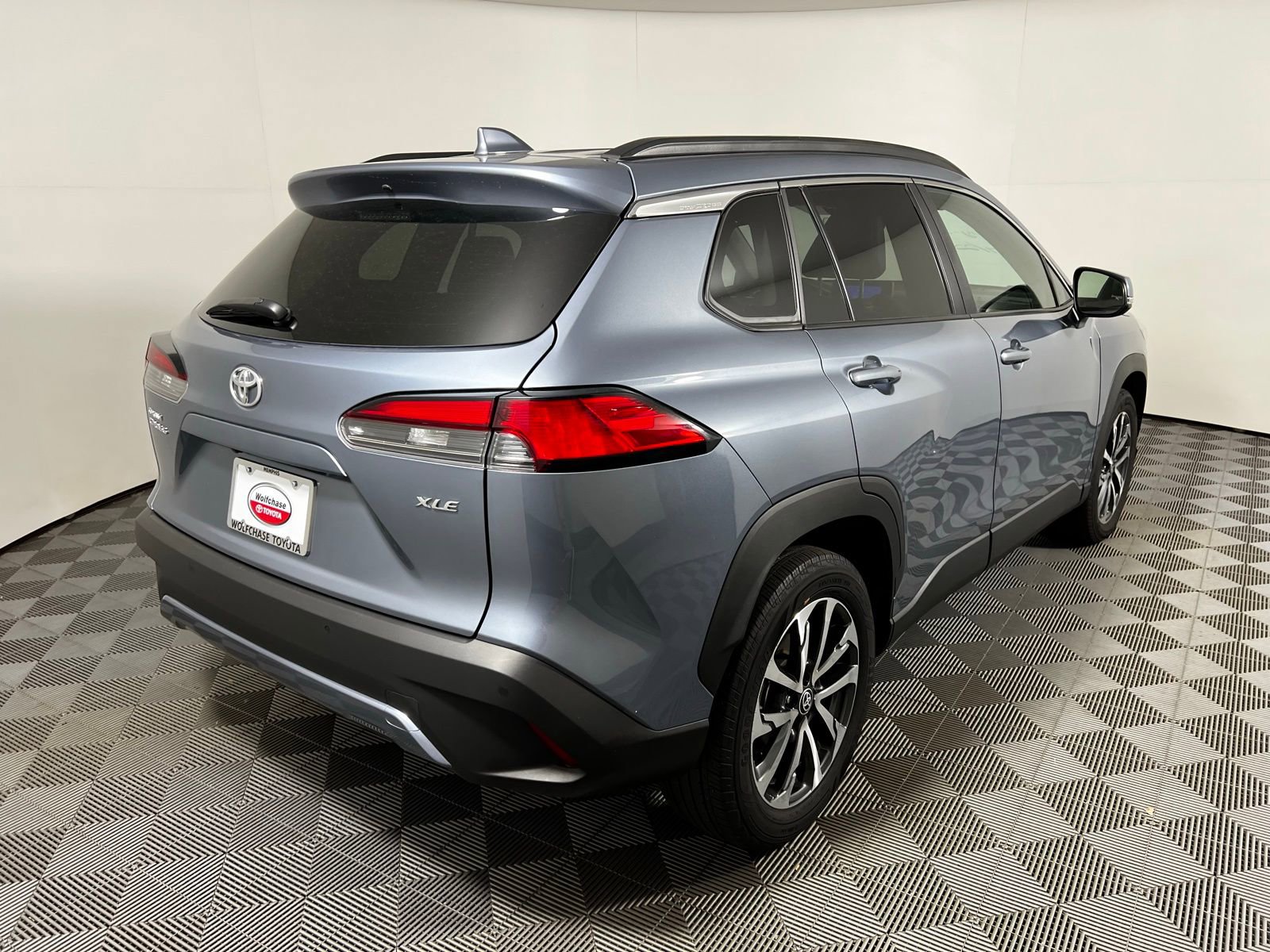 Used 2024 Toyota Corolla Cross XLE FWD image 5
