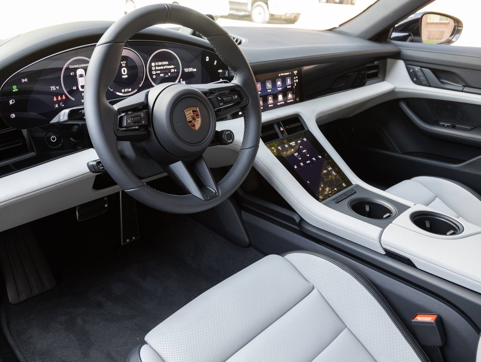 Certified 2026 Porsche Taycan AWD/4WD image 4