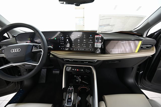 New 2025 Audi Q5 Prestige image 2