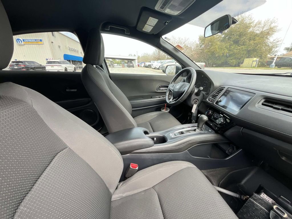 Used 2021 Honda HR-V Sport image 17