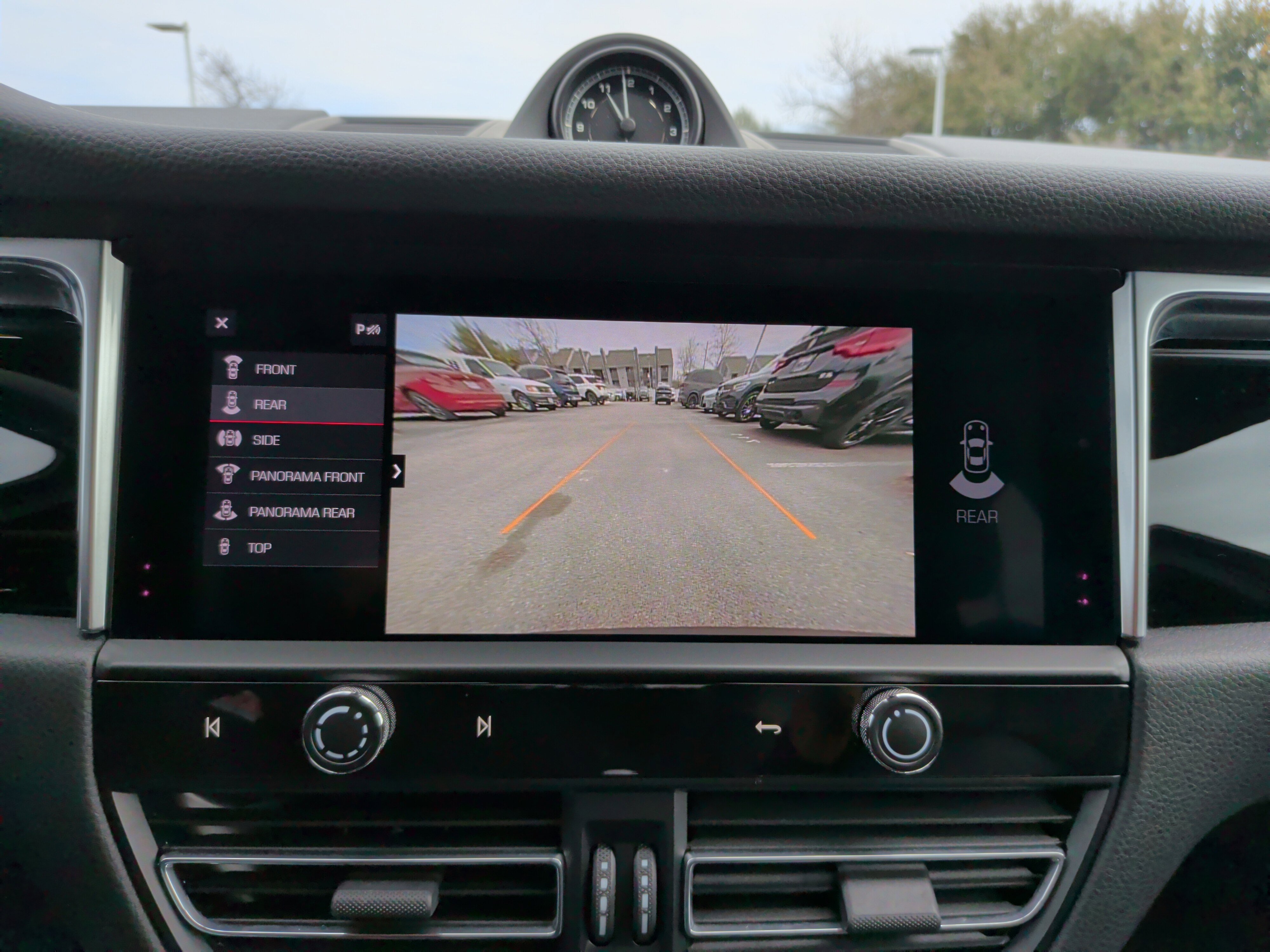 Used 2024 Porsche Macan image 17