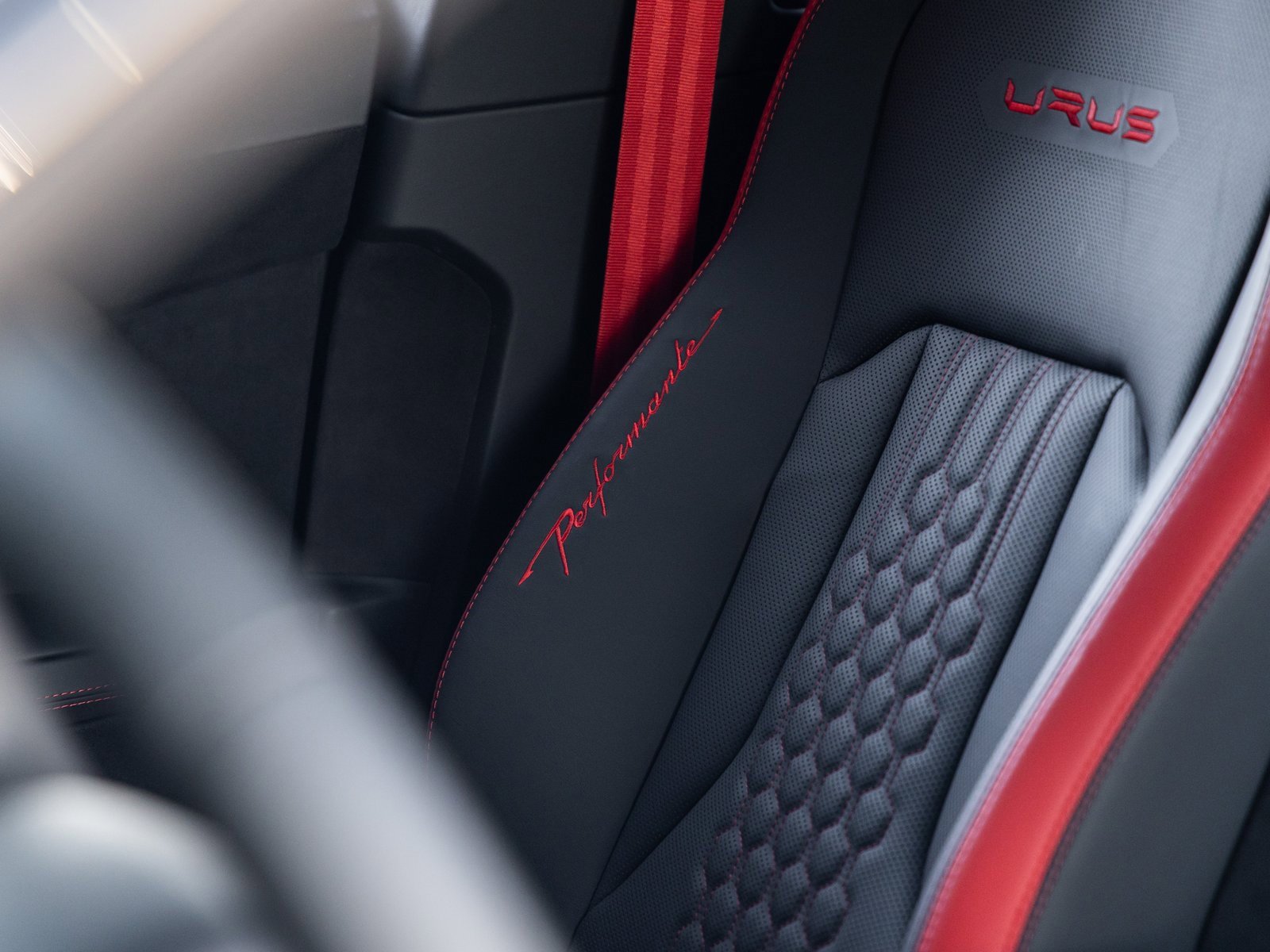 Used 2024 Lamborghini Urus Performante image 54