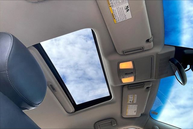 Used 2017 INFINITI QX80 4WD w/ Driver Assistance Package image 22