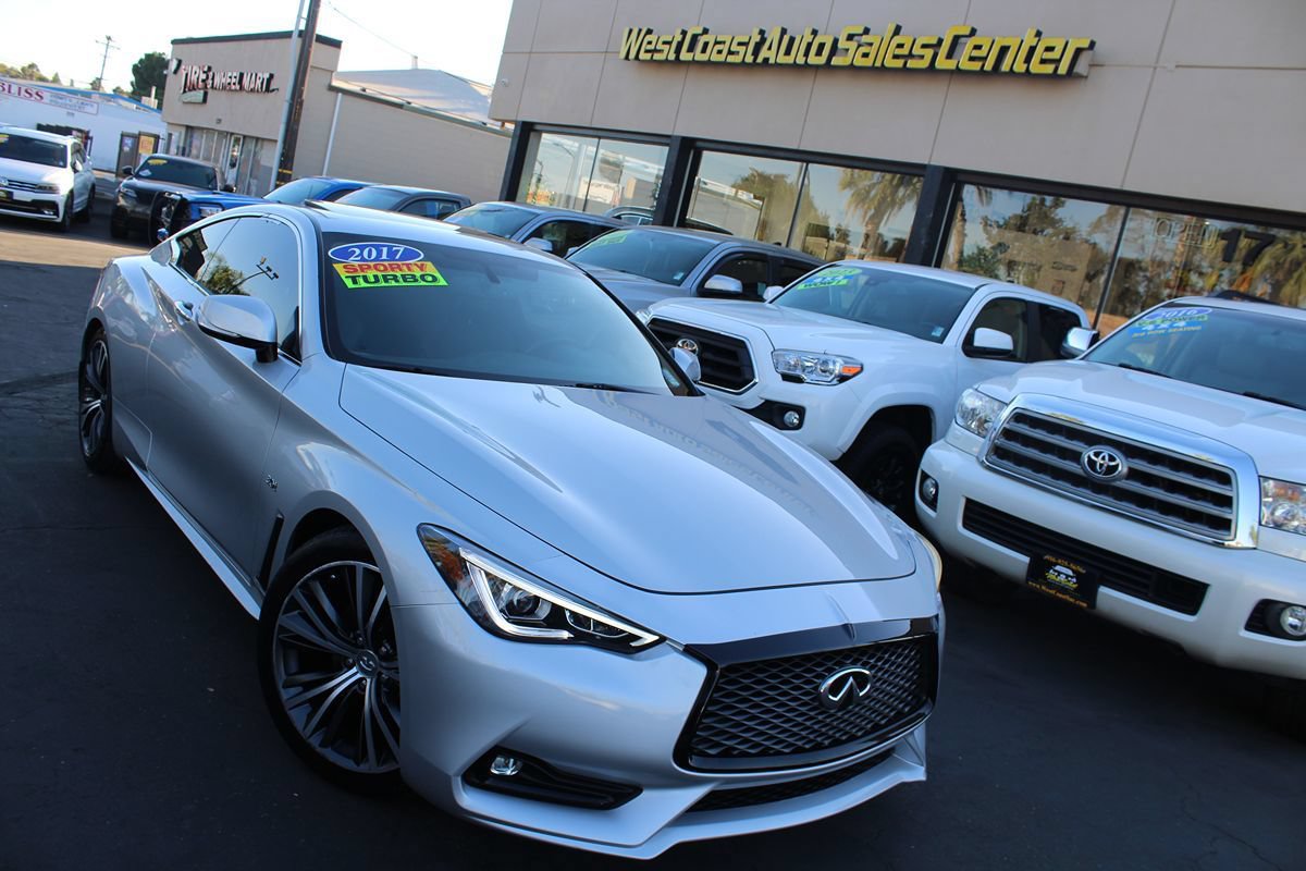Used 2017 INFINITI Q60 3.0t w/ Premium Plus Package 3.0T RWD image 32