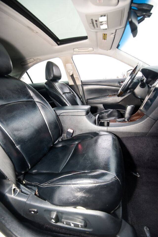 Used 2011 Lexus ES 350 FWD image 16
