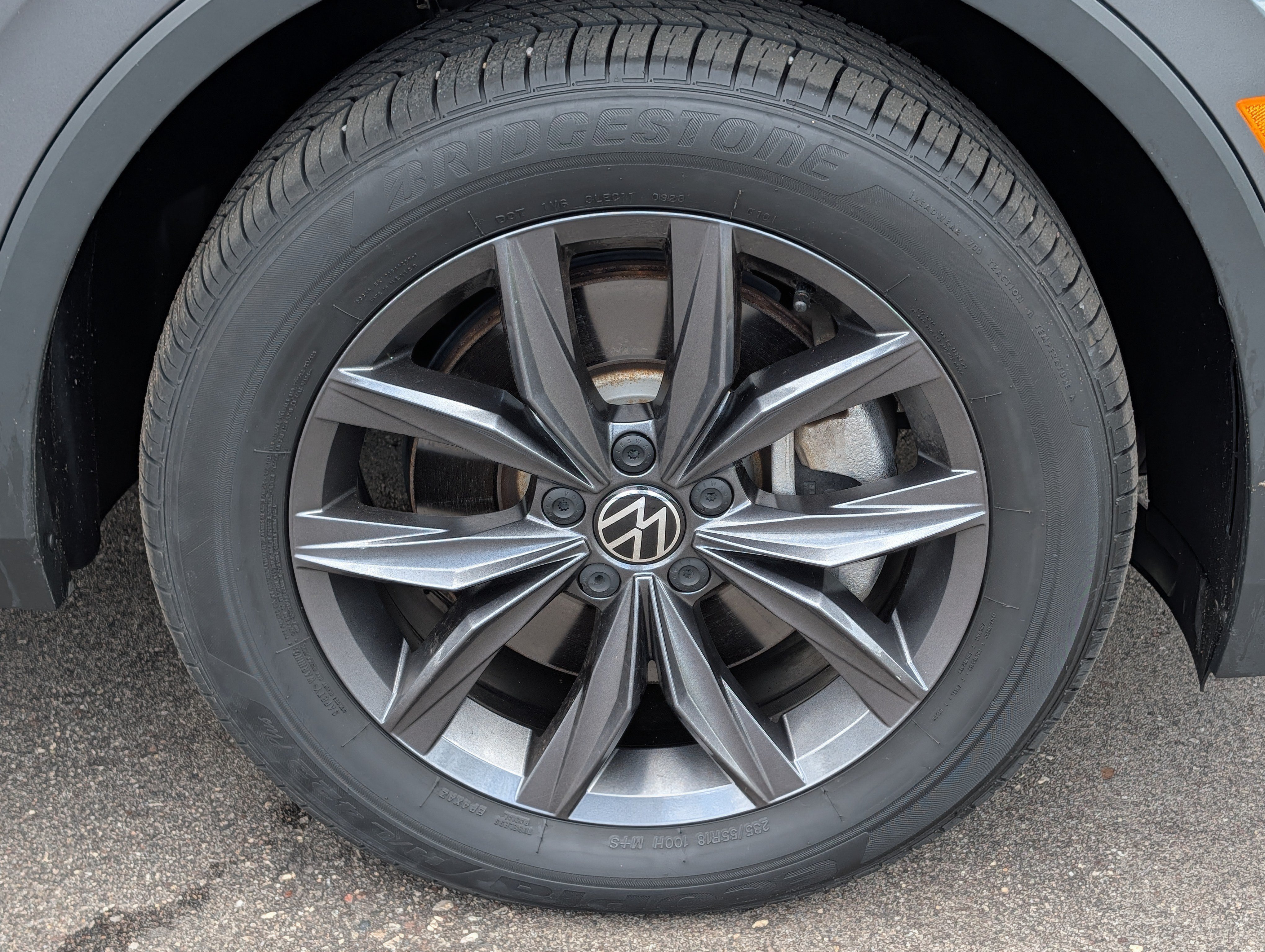 Certified 2023 Volkswagen Tiguan SE w/ Panoramic Sunroof Package AWD/4WD image 15