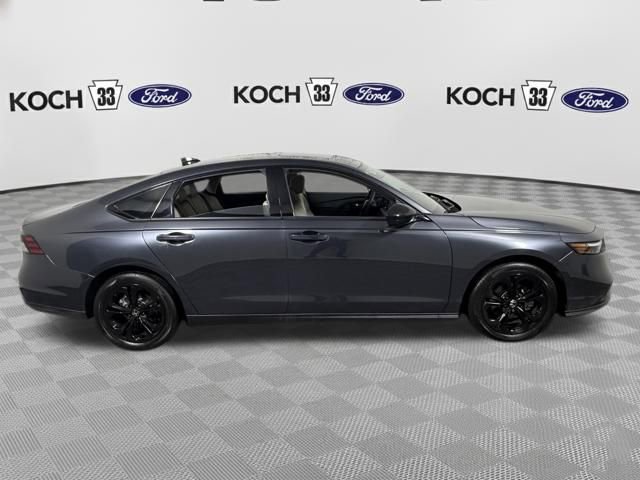 Used 2025 Honda Accord SE image 9