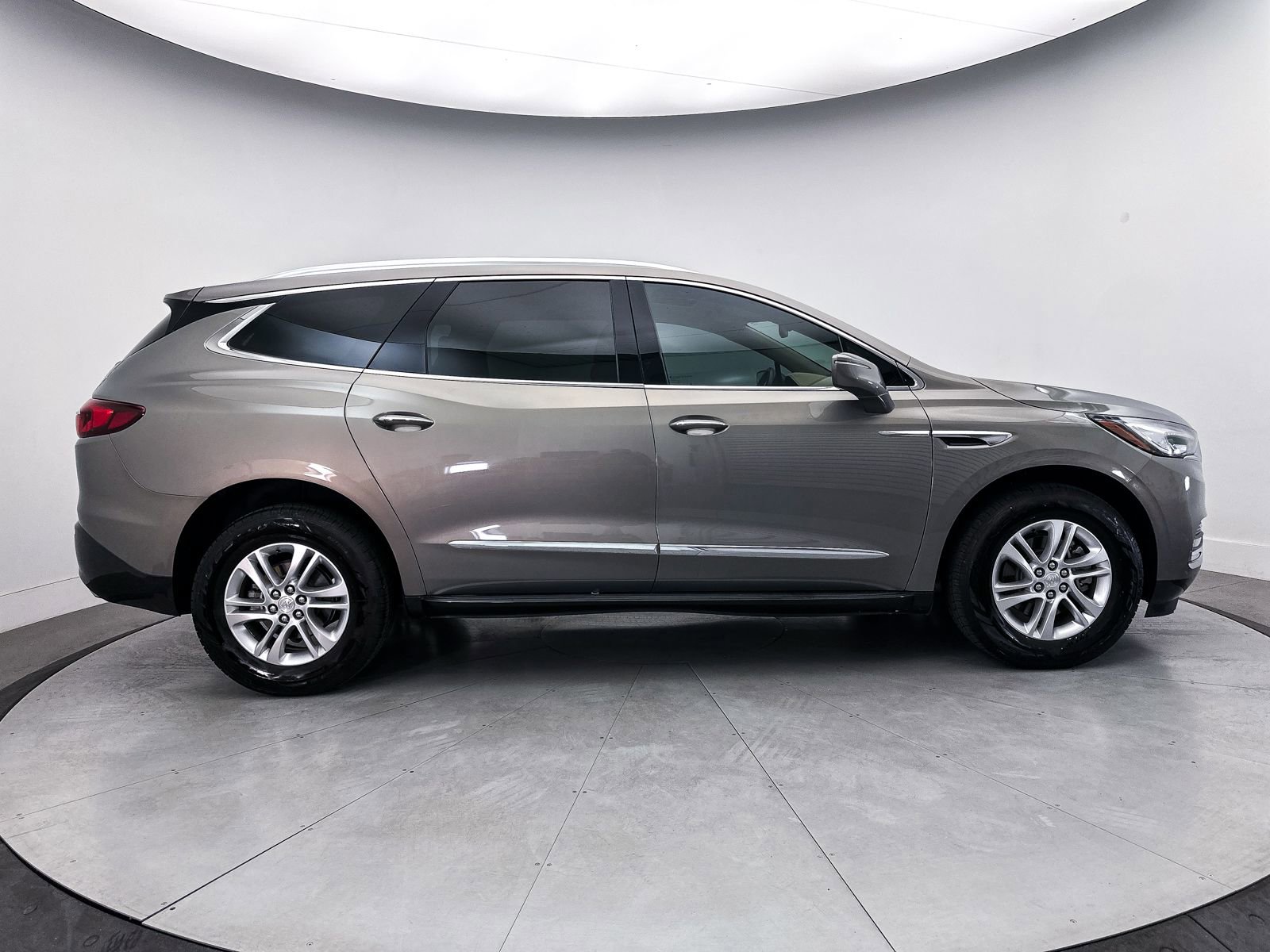 Used 2018 Buick Enclave Essence AWD/4WD image 40