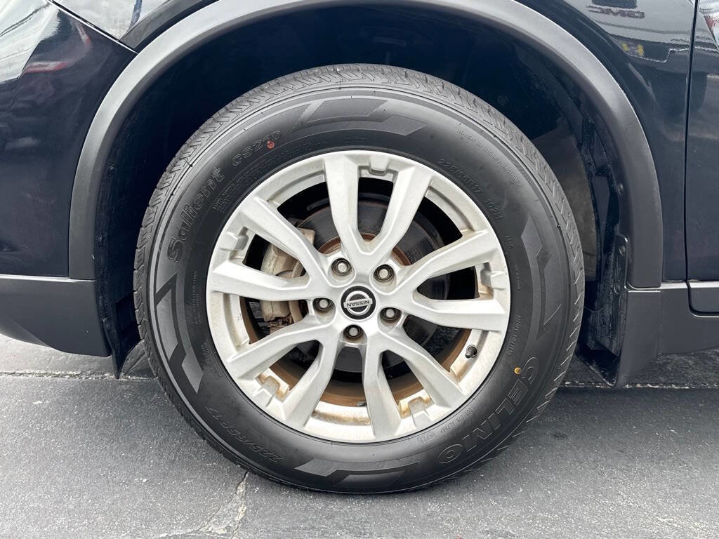 Used 2019 Nissan Rogue S w/ Special Edition Package FWD image 29