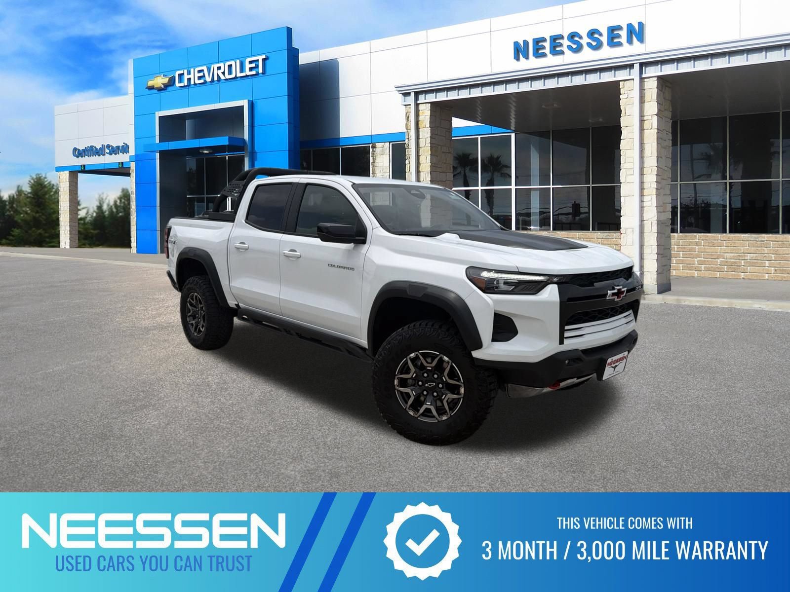 Used 2024 Chevrolet Colorado ZR2 w/ Safety Package AWD/4WD image 1