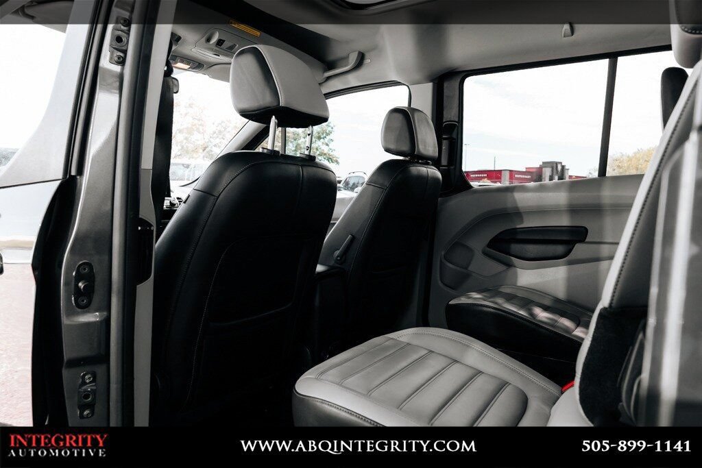 Used 2019 Ford Transit Connect Titanium w/ Titanium Premium Package FWD image 15