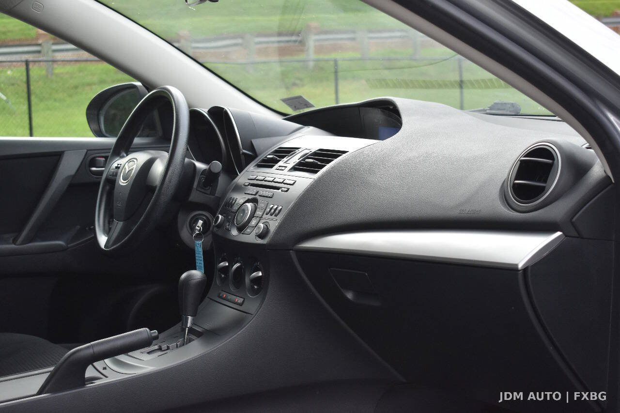 Used 2012 MAZDA MAZDA3 i Sport FWD image 16