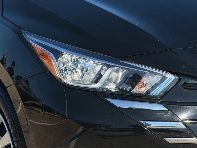 Used 2024 Nissan Versa S w/ Trunk Package FWD image 27