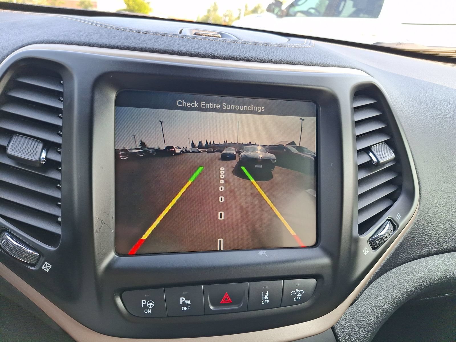 Certified 2018 Jeep Cherokee Limited w/ Technology Group AWD/4WD image 18