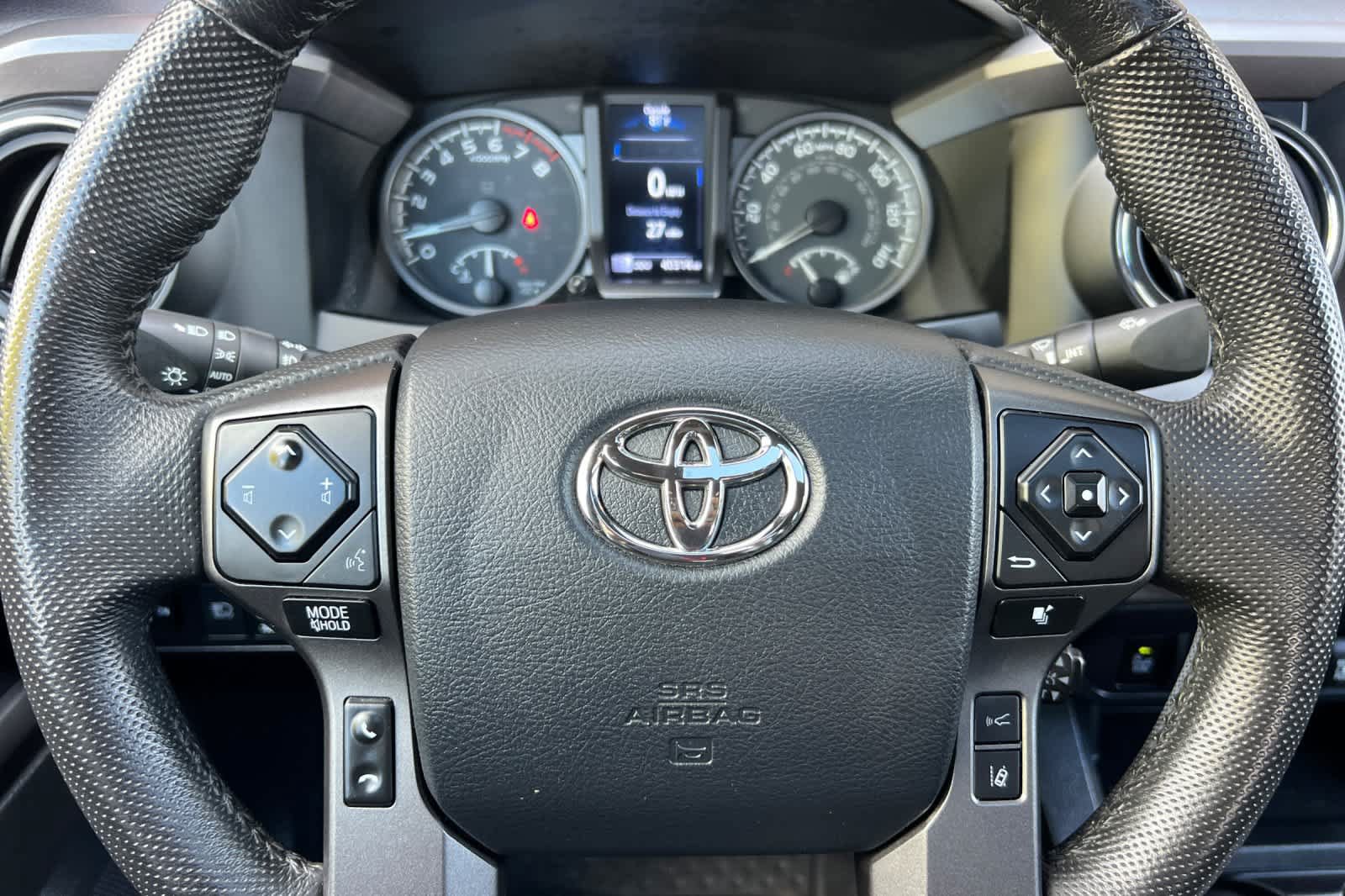 Used 2023 Toyota Tacoma TRD Off-Road w/ TRD Premium Off Road Package AWD/4WD image 25