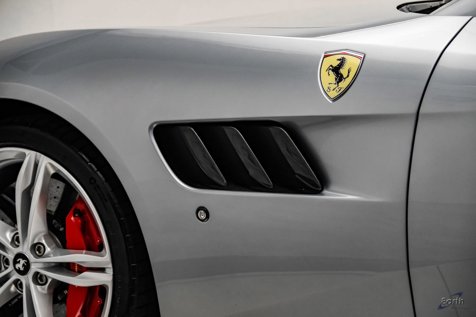 Used 2018 Ferrari GTC4Lusso AWD/4WD image 39