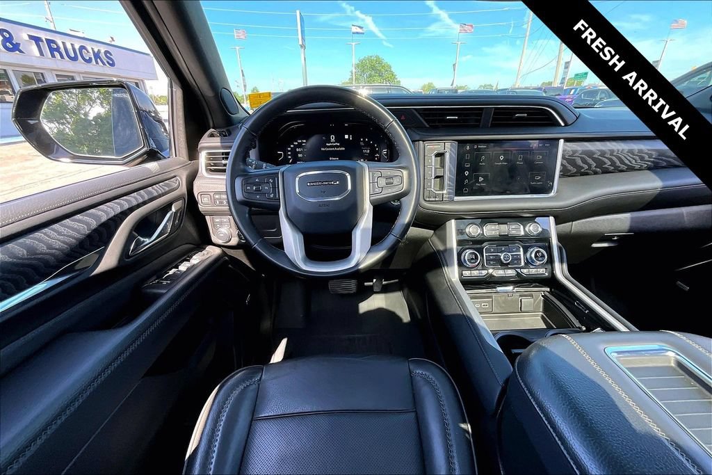 Used 2023 GMC Yukon XL Denali AWD/4WD image 10