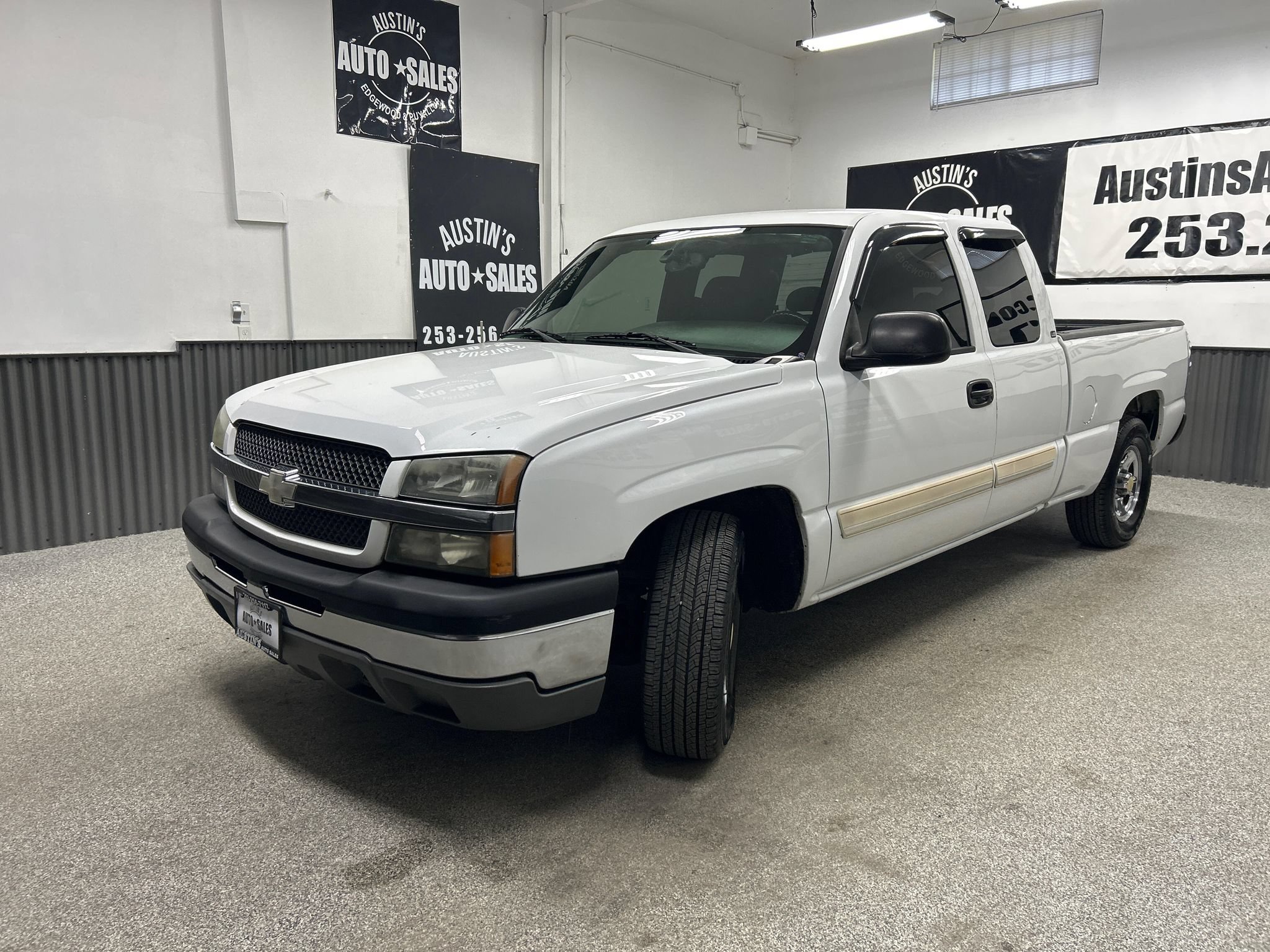 Used 2004 Chevrolet Silverado 1500 LS RWD image 3