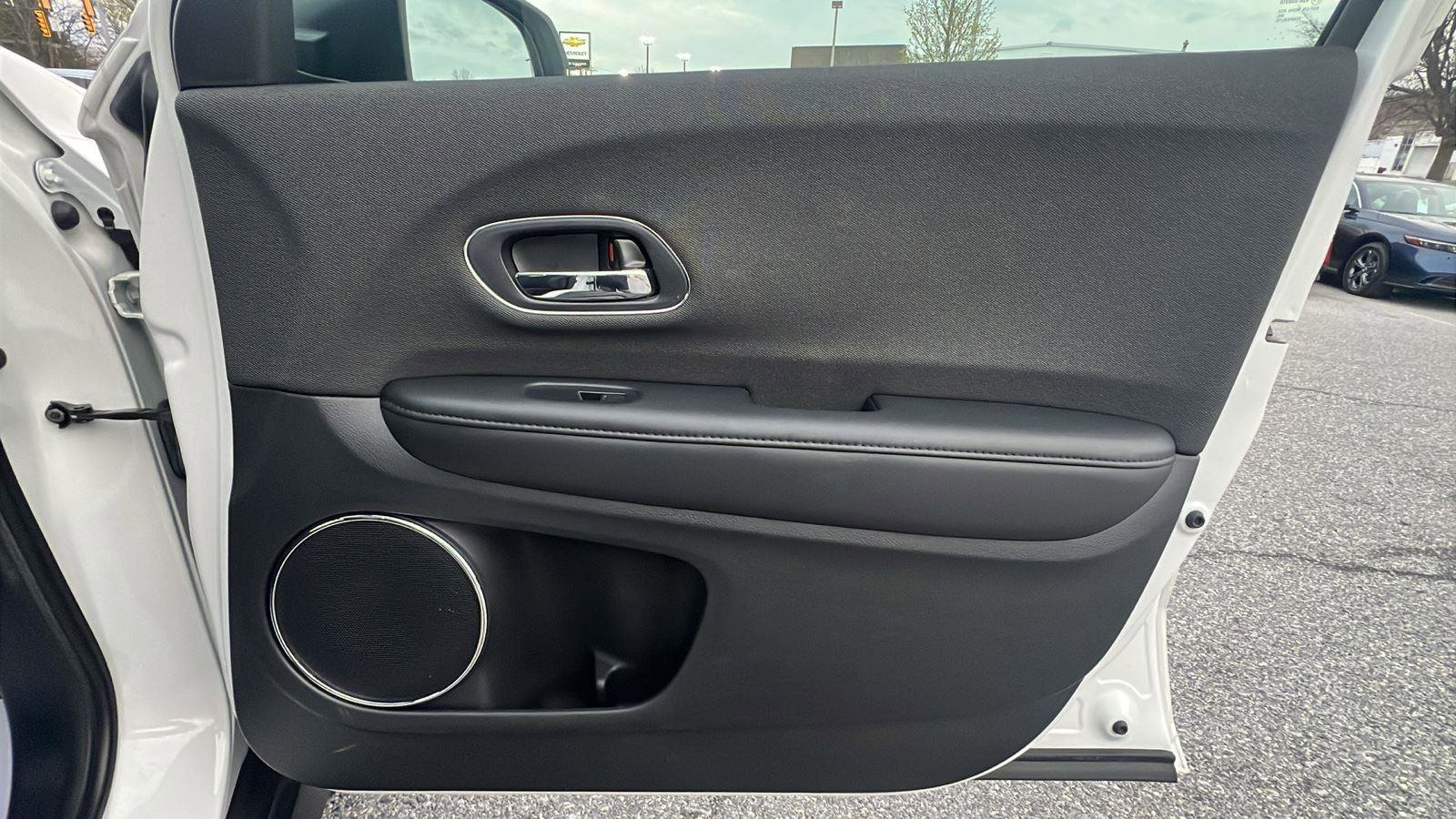 Used 2019 Honda HR-V EX image 12