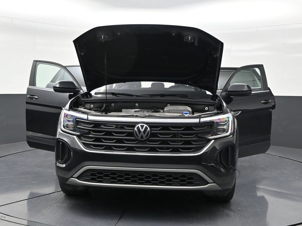 Used 2024 Volkswagen Atlas Cross Sport SE FWD image 33