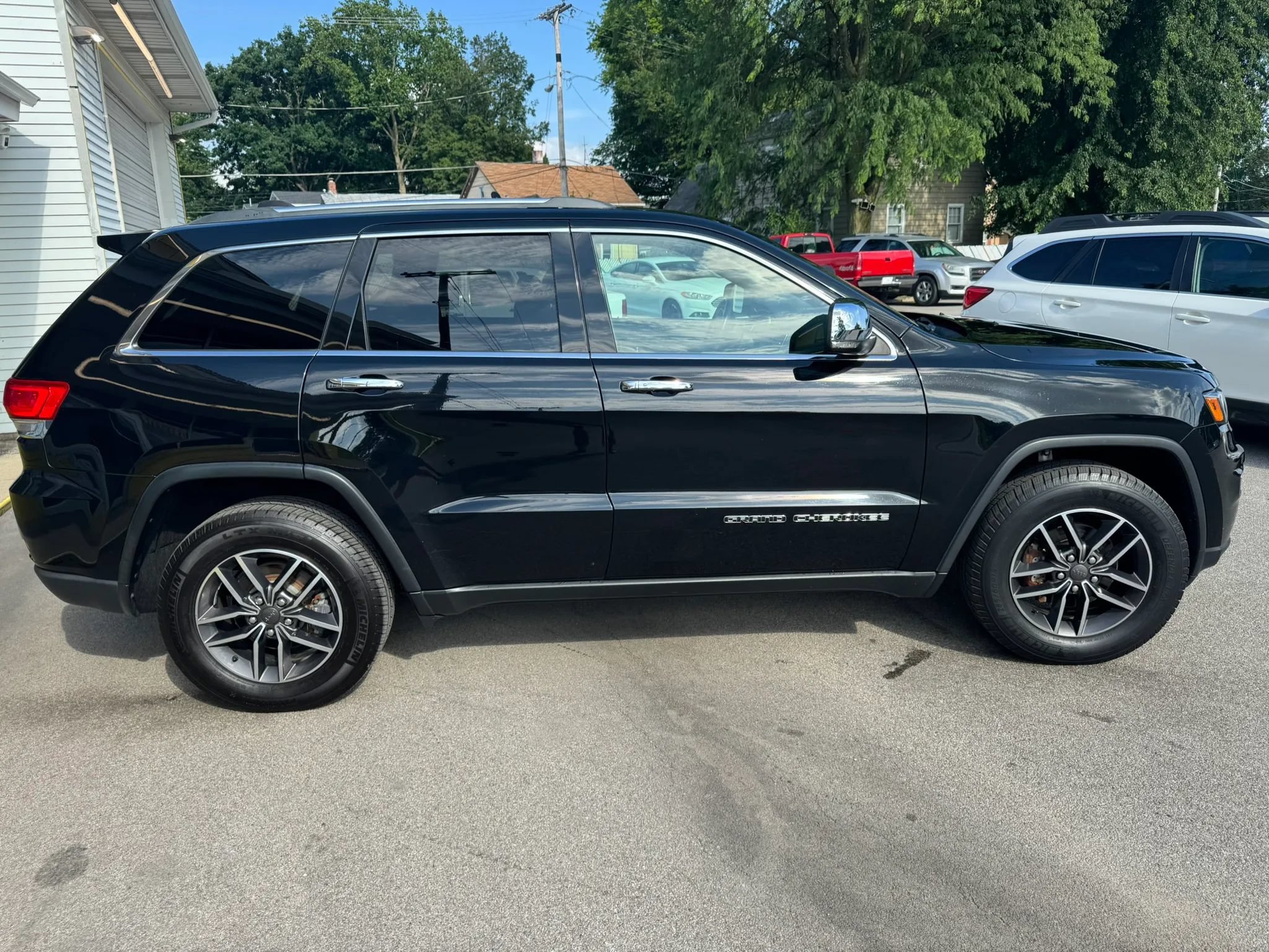 Used 2019 Jeep Grand Cherokee Limited w/ Luxury Group II AWD/4WD image 9