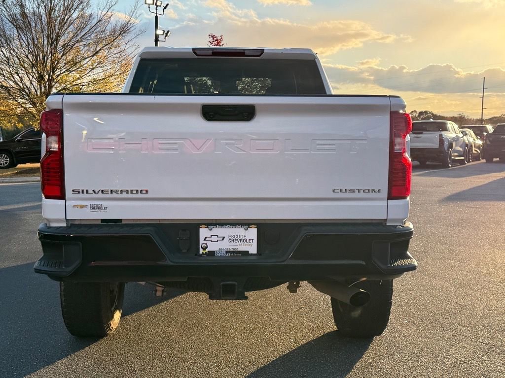 Used 2025 Chevrolet Silverado 2500 Custom w/ Custom Convenience Package image 4