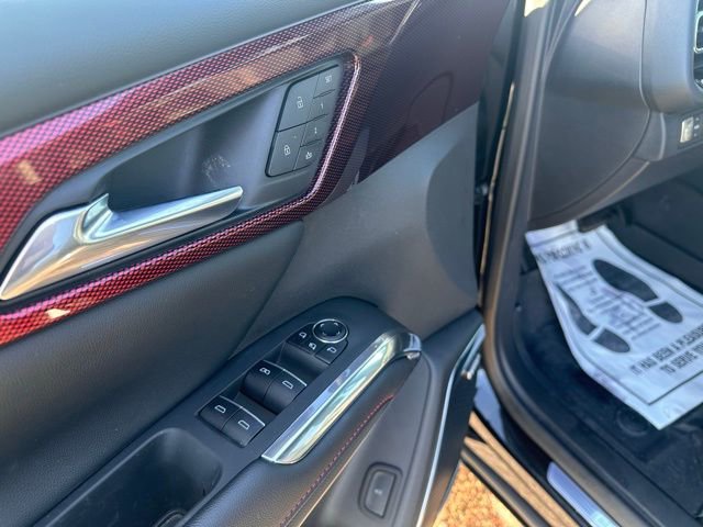 Used 2025 Chevrolet Traverse RS image 12