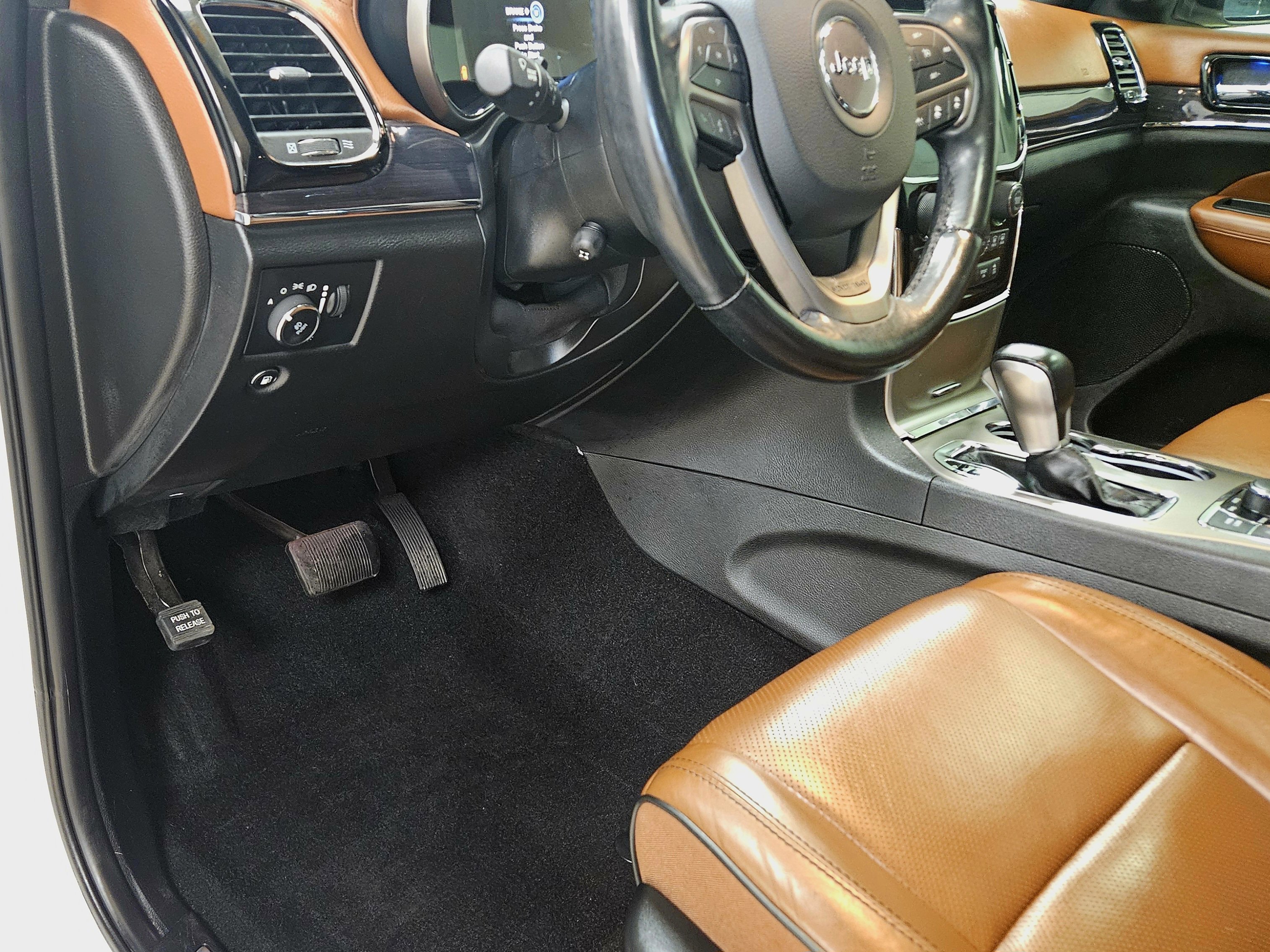 Used 2021 Jeep Grand Cherokee Overland image 39