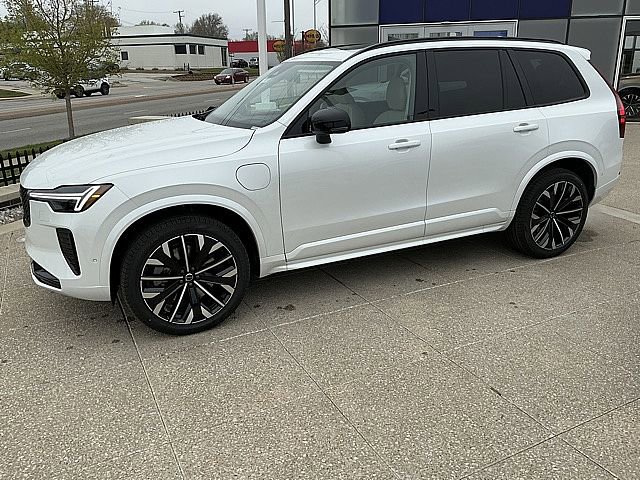 New 2026 Volvo XC90 T8 Ultra w/ Lounge Package image 11