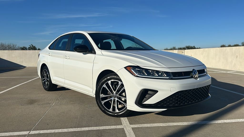Used 2025 Volkswagen Jetta Sport image 5