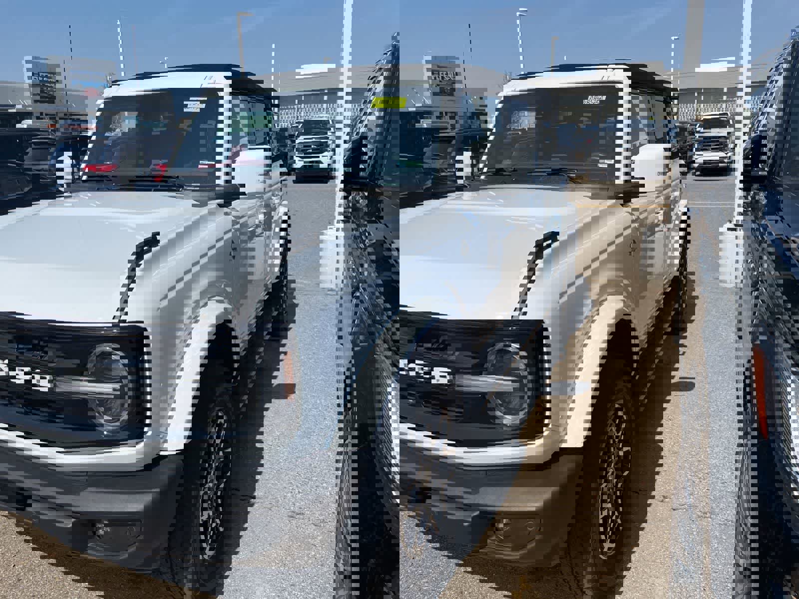 Used 2023 Ford Bronco Outer Banks image 5