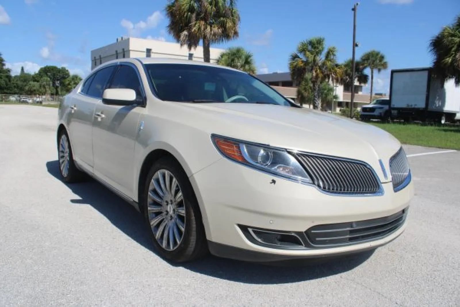 Used 2014 Lincoln MKS w/ Equipment Group 101A FWD image 27