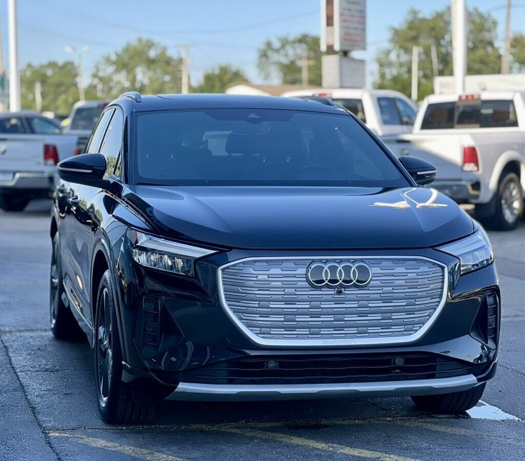 Used 2022 Audi Q4 e-tron Premium Plus w/ Premium Plus AWD/4WD image 6