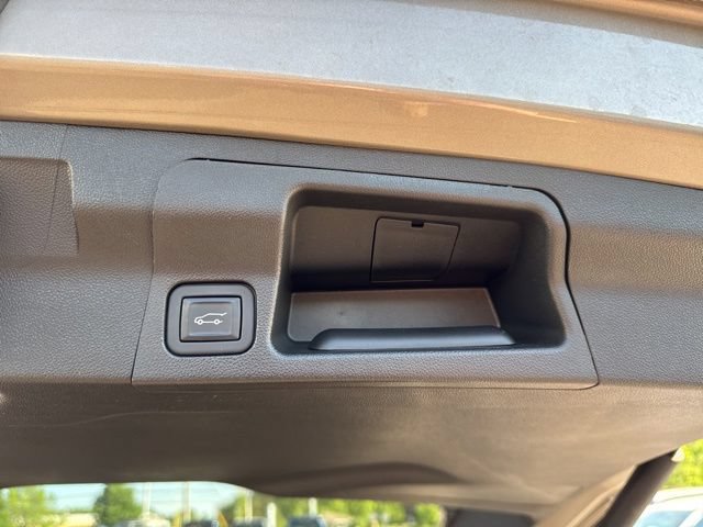 Used 2023 GMC Acadia Denali w/ Denali Technology Package AWD/4WD image 24