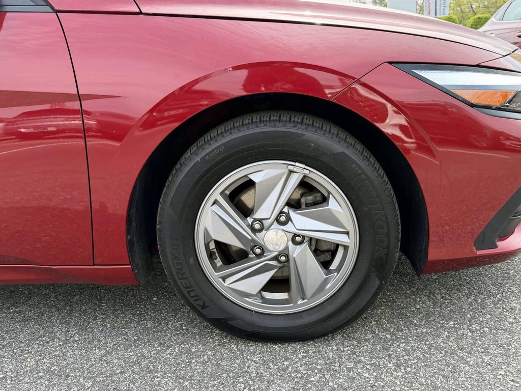 Certified 2024 Hyundai Elantra SE FWD image 9