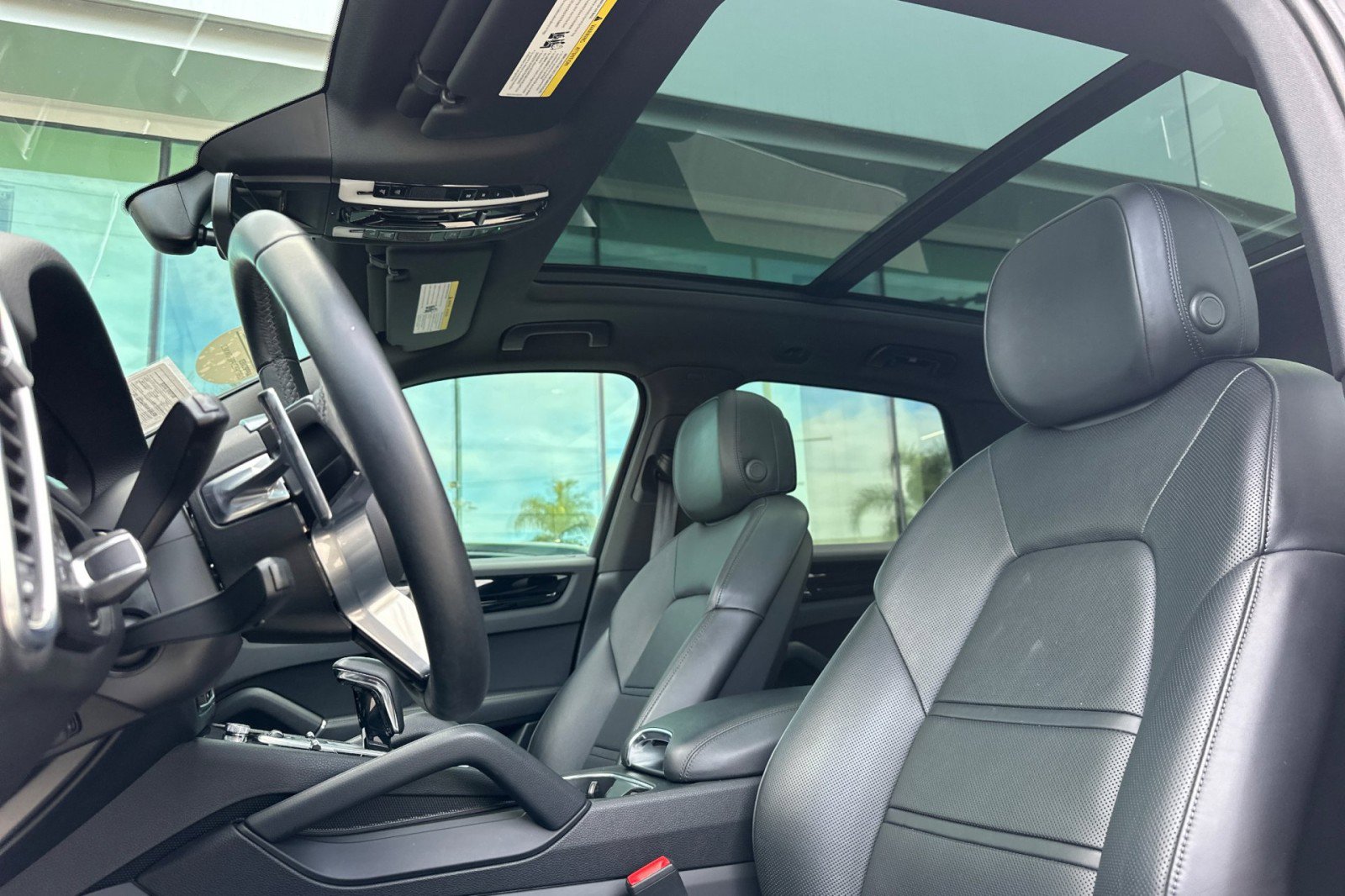 Used 2023 Porsche Cayenne image 5