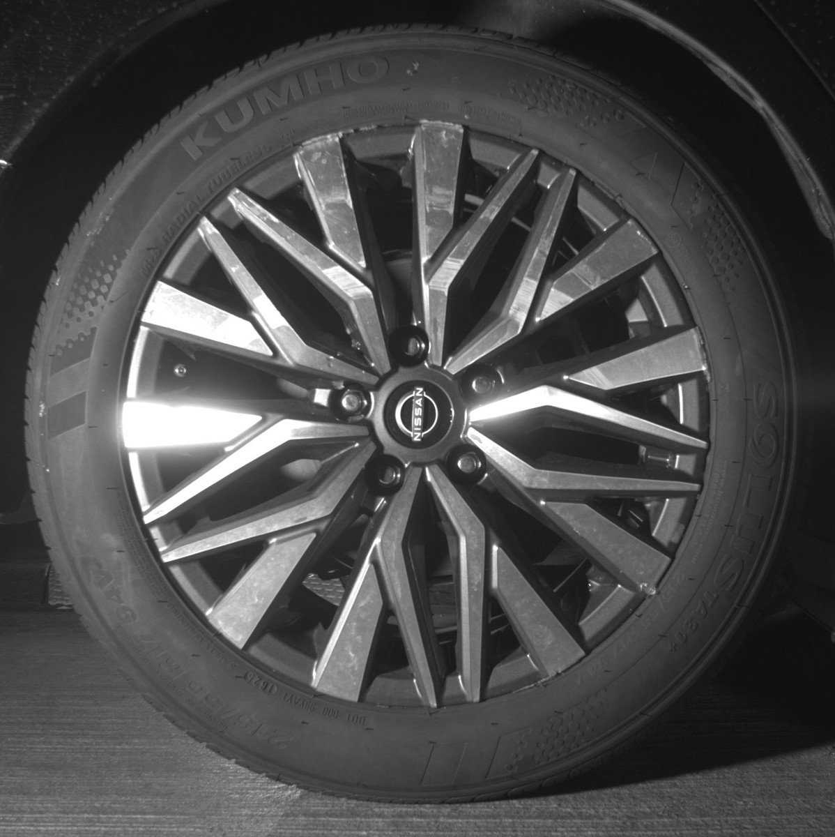 Used 2025 Nissan Altima 2.5 SV FWD image 15