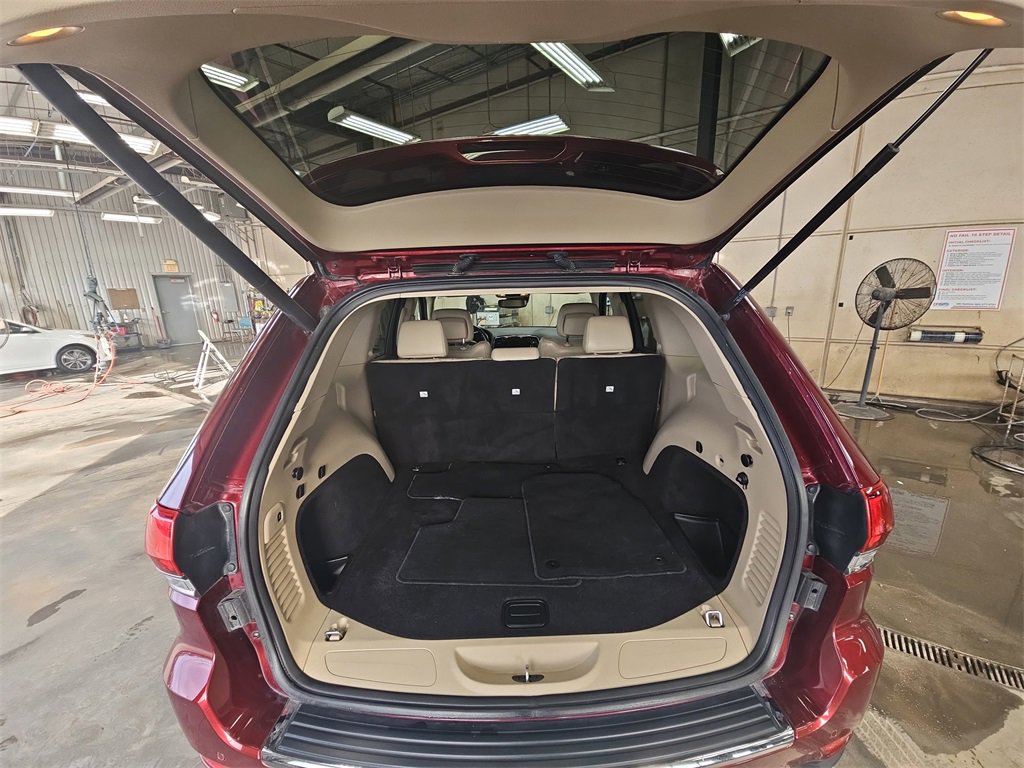 Used 2020 Jeep Grand Cherokee Limited w/ Trailer Tow Group IV image 12