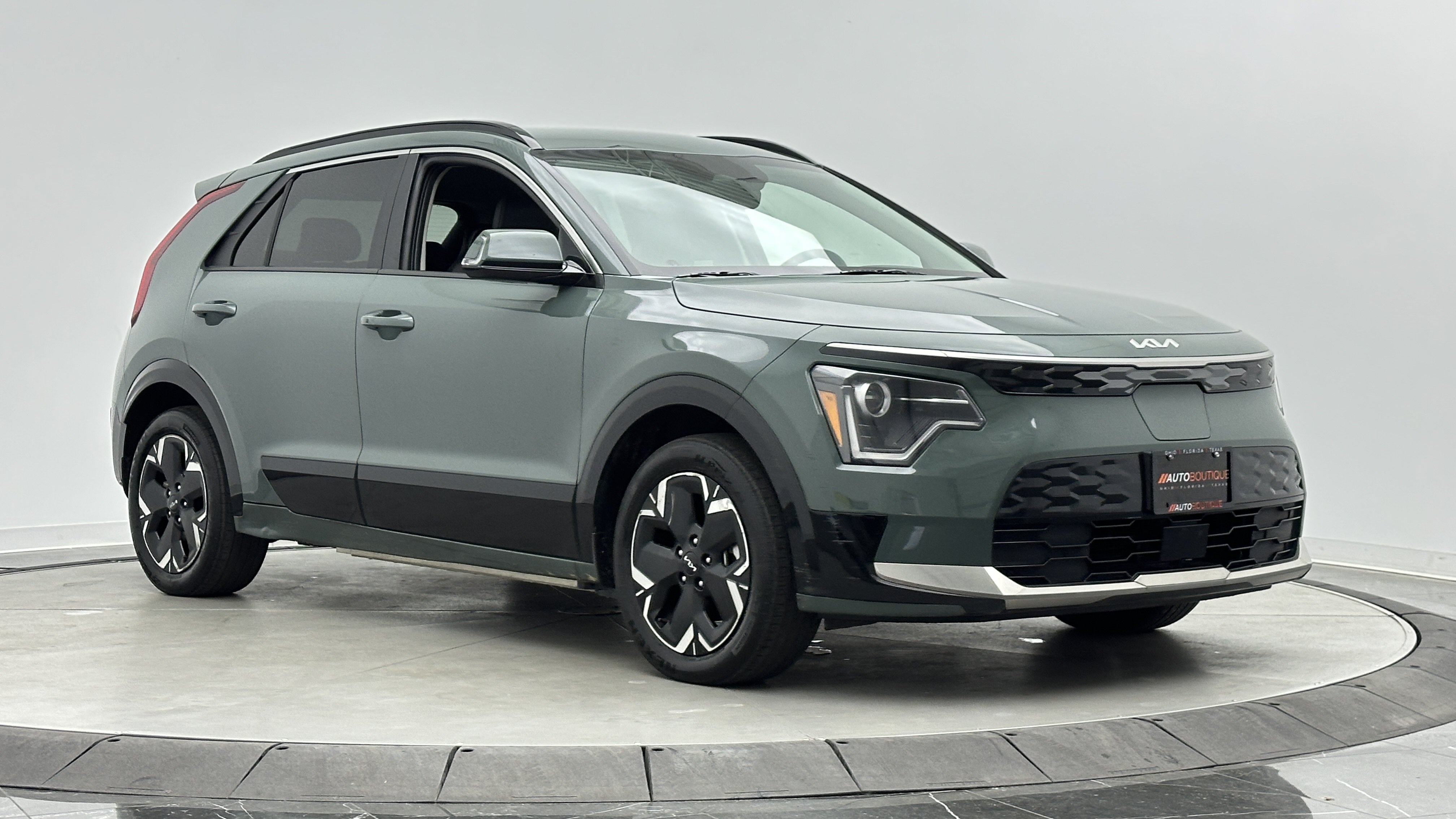 Used 2024 Kia Niro Wind FWD image 3