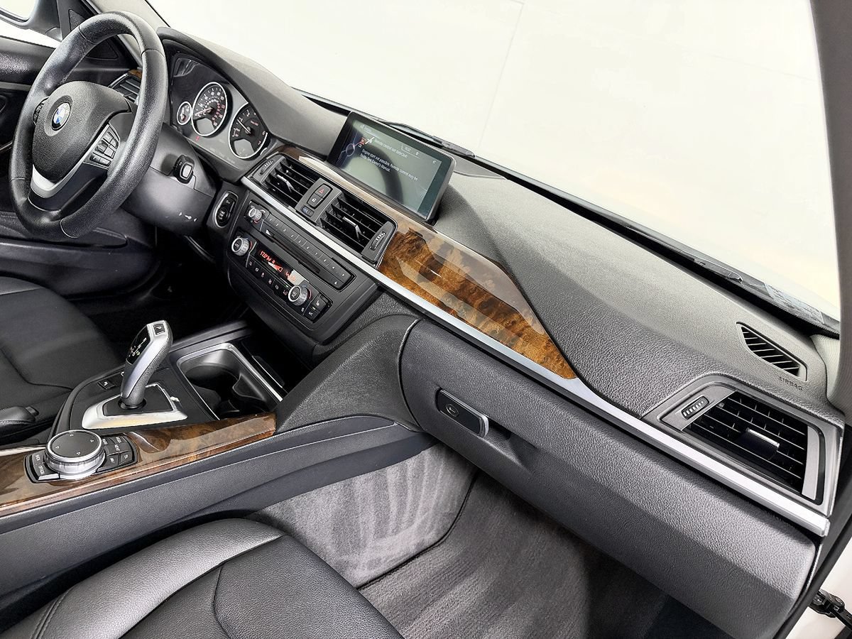 Used 2015 BMW 328i Sedan RWD image 46