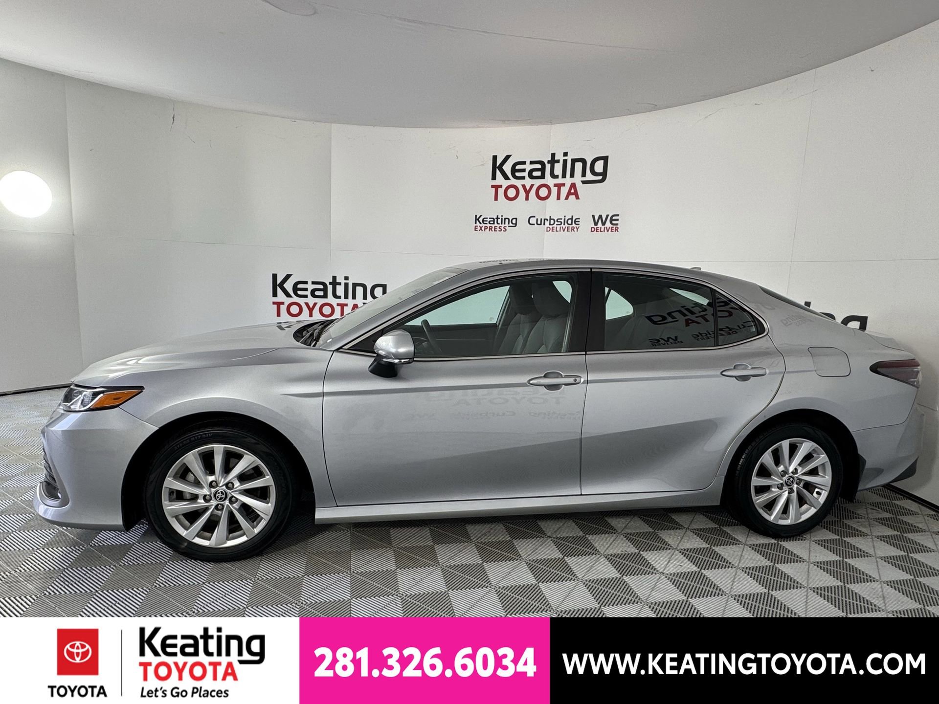 Used 2023 Toyota Camry LE w/ Convenience Package FWD image 9