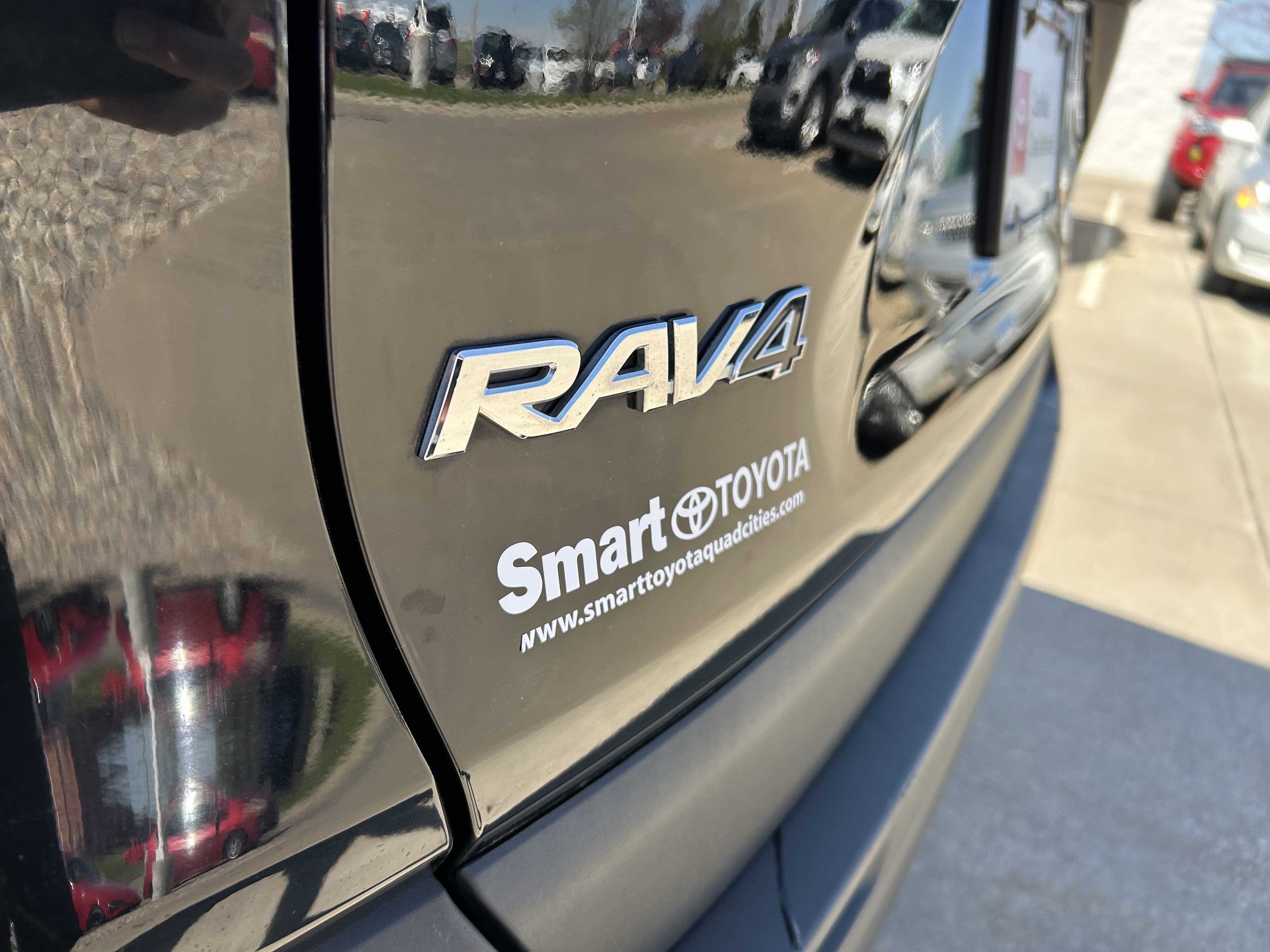 Certified 2022 Toyota RAV4 LE AWD/4WD image 7