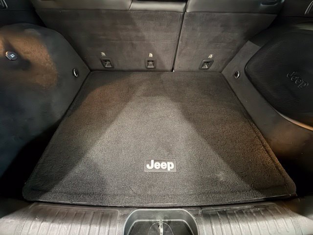 Used 2019 Jeep Cherokee Overland AWD/4WD image 21