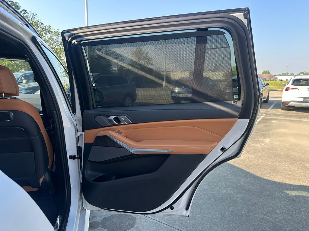 Certified 2024 BMW X7 xDrive40i w/ M Sport Package image 34