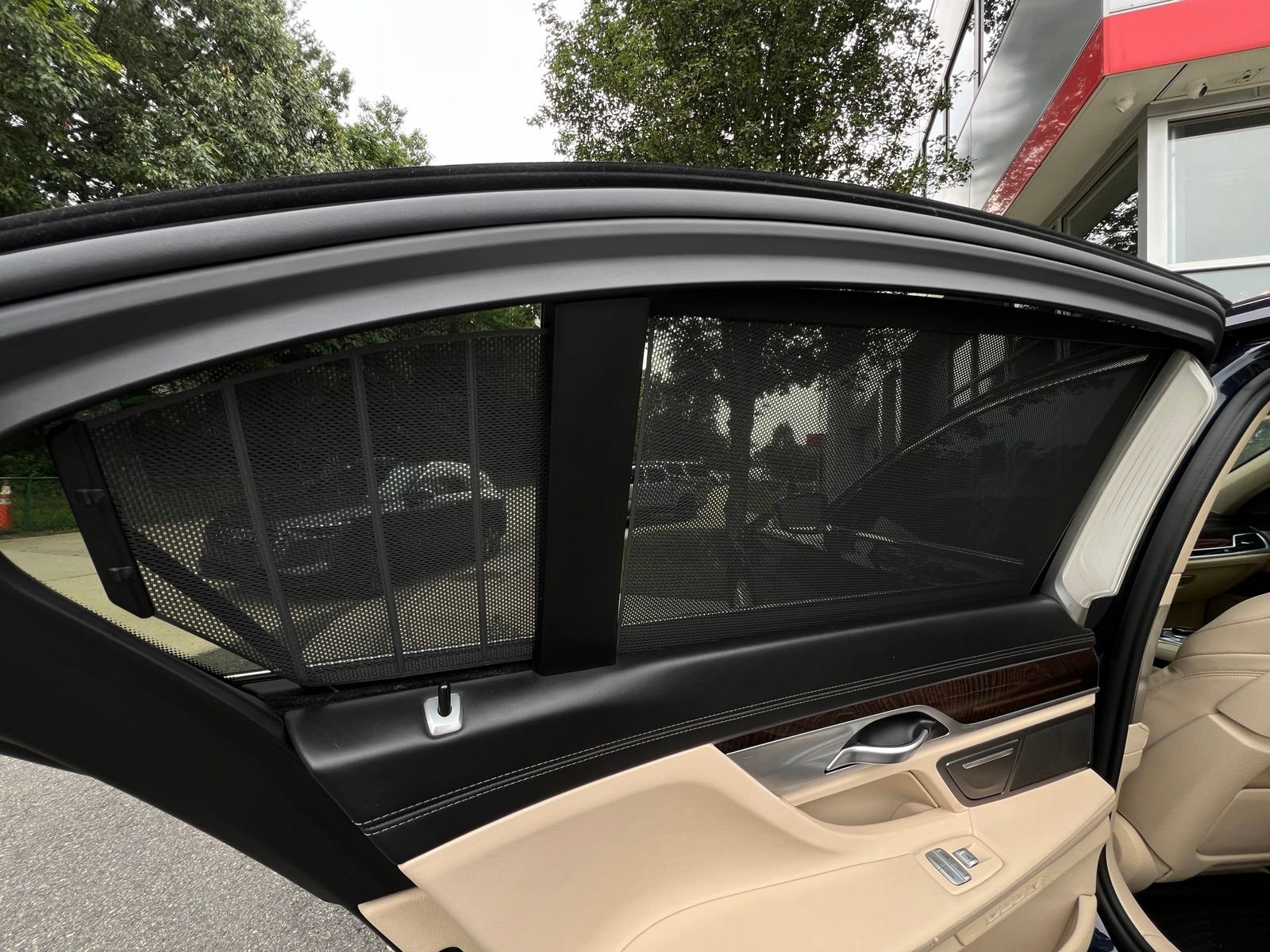Used 2019 BMW 740e xDrive w/ Executive Package AWD/4WD image 26