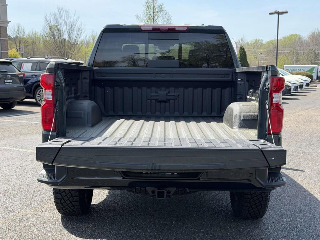 Used 2026 Chevrolet Silverado 1500 ZR2 AWD/4WD image 14