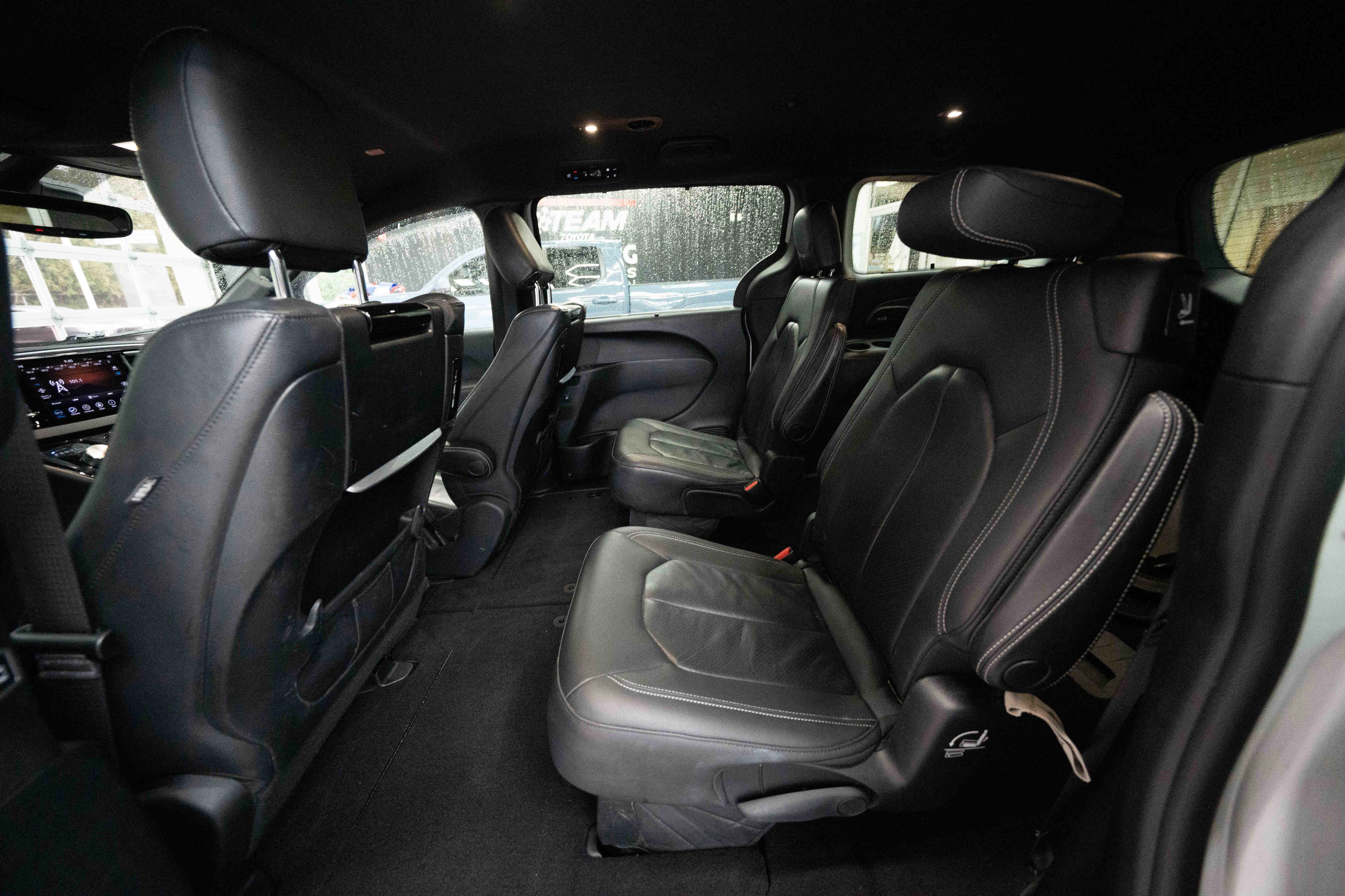 Used 2020 Chrysler Pacifica Touring-L Plus w/ Advanced Safetytec Group image 23