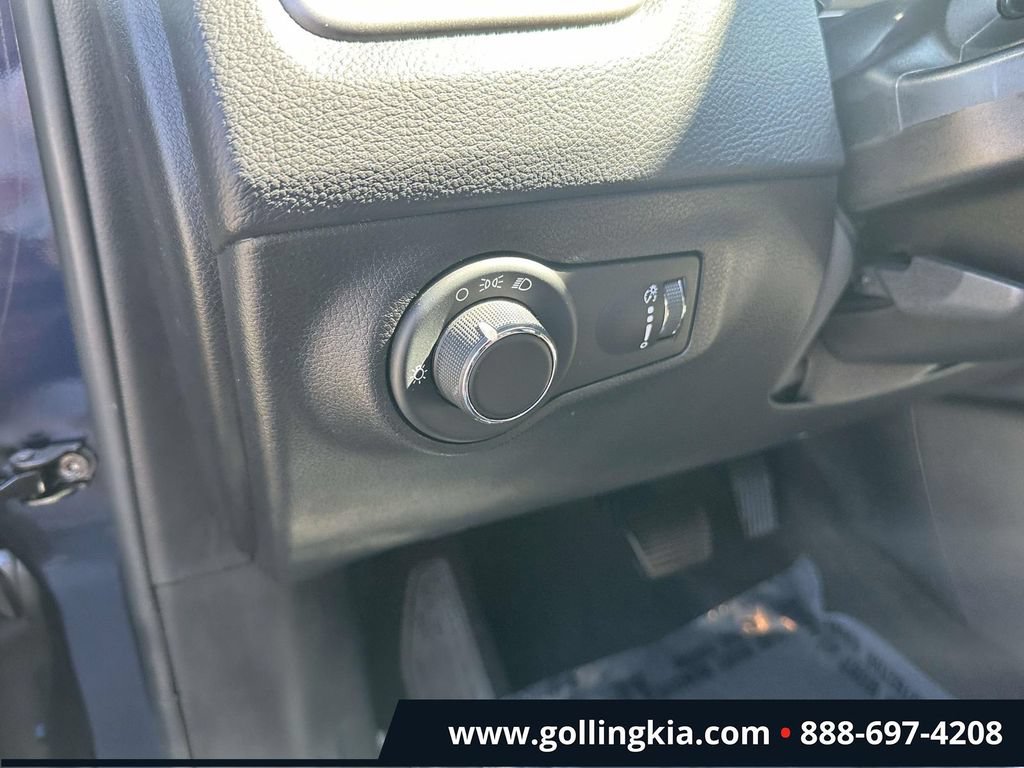 Used 2018 Jeep Compass Sport AWD/4WD image 19