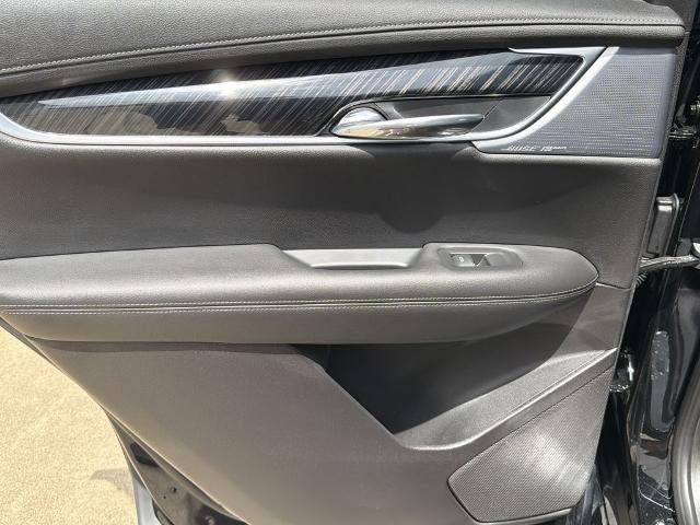 Used 2023 Cadillac XT6 Premium Luxury w/ Technology Package FWD image 27